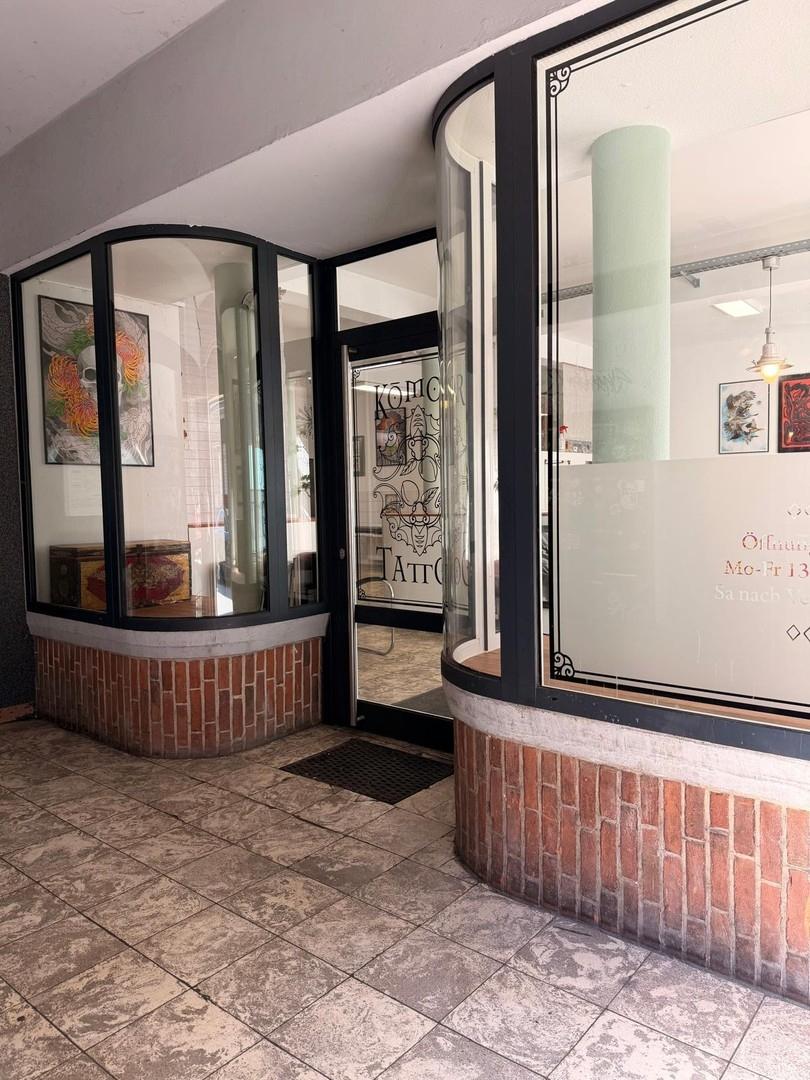 Schaufenster am Eingang