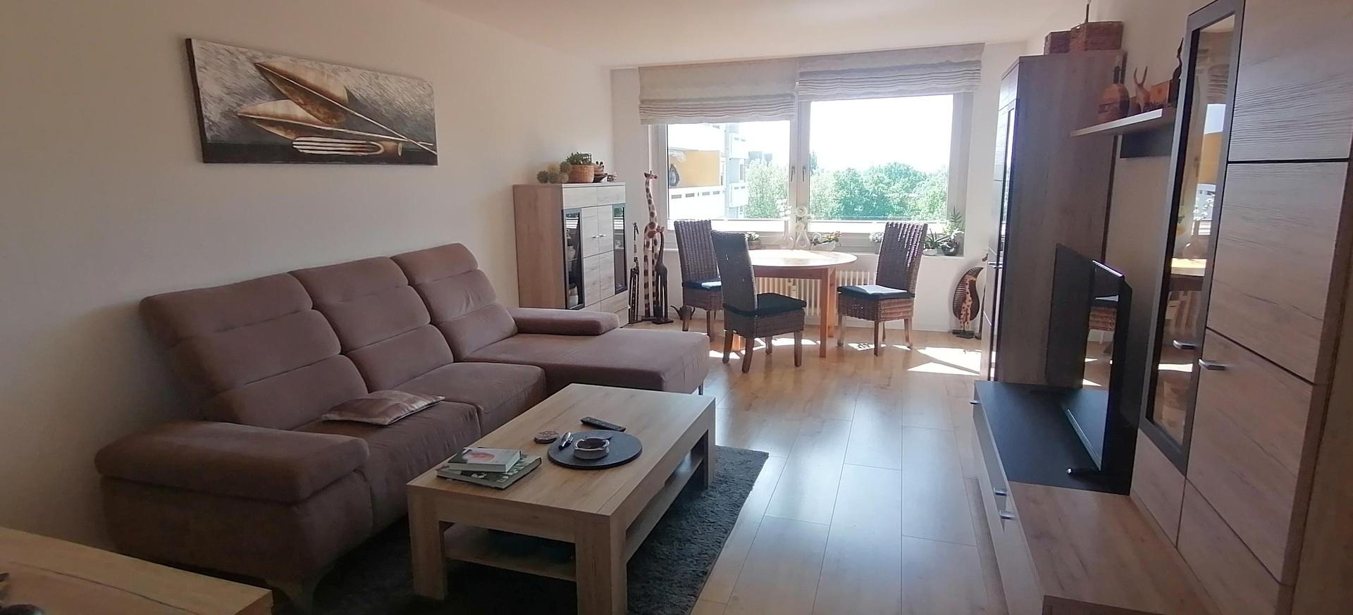 helles Wohnzimmer nach Süden