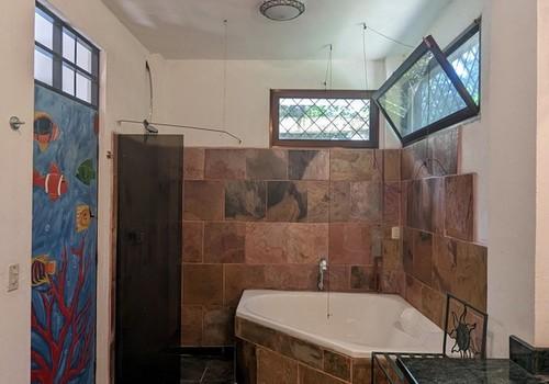 Haus 1: Badezimmer UG