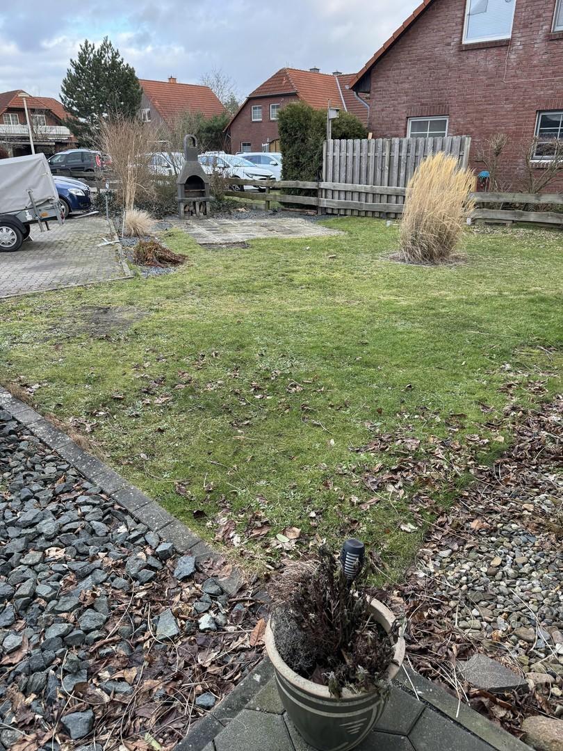 Garten inkl. Steingrill