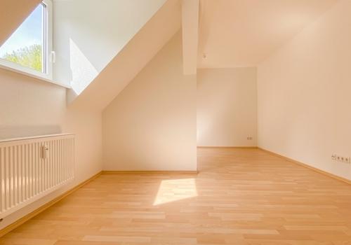 Wohnzimmer_Blick von Tür