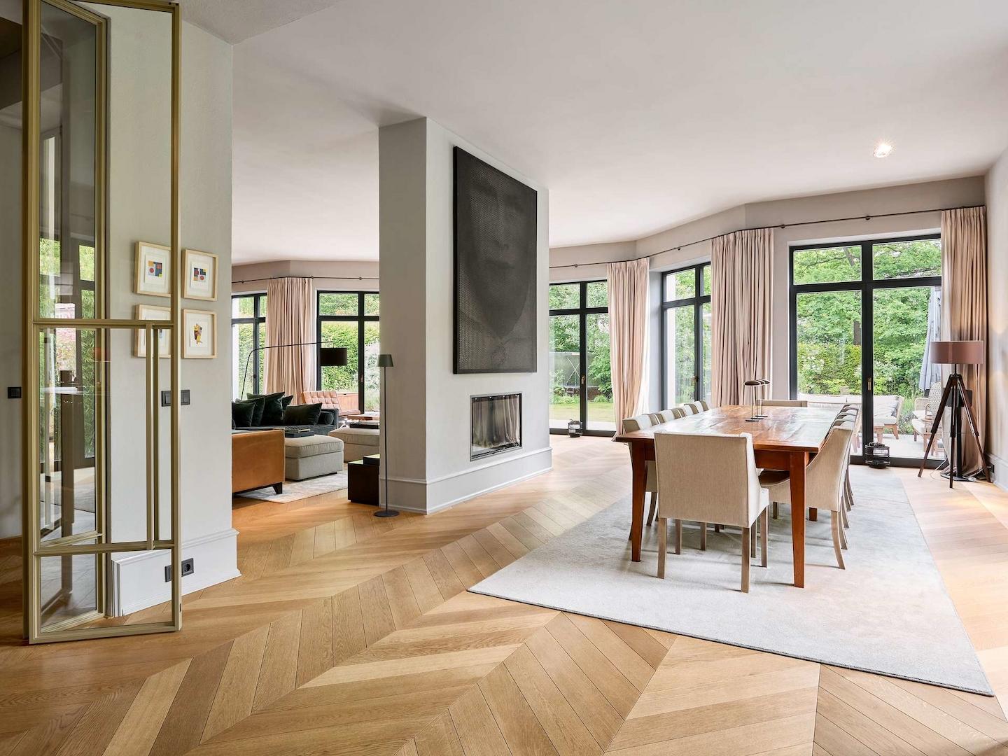 Architektonisches Unikat: Luxuriöse Altbauvilla mit Einliegerwohnung & Salzwasseraußenpool – 14169 Berlin – Vorschaubild 4