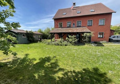 Ansicht Süden mit Garage