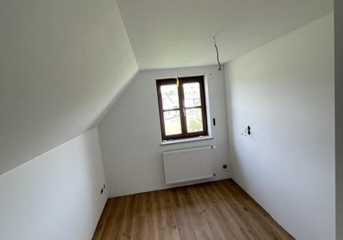 kleines Kinderzimmer/Büro
