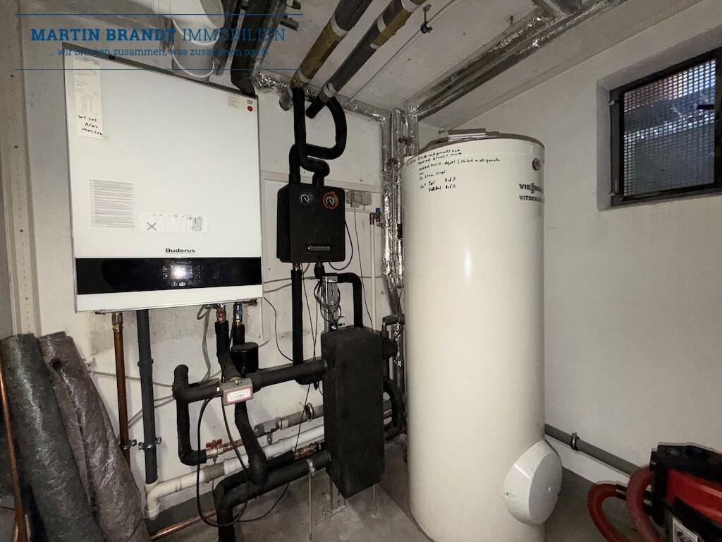 Gaszentralheizung mit zentrler Warmwasserversorgung (separater Warmwasserspeicher)