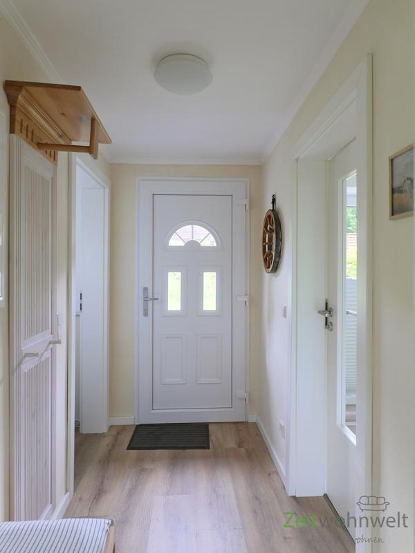 Hauseingang mit Garderobe