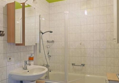Bad mit Wanne