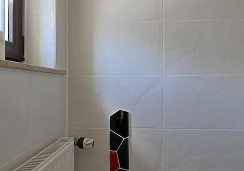 separates WC