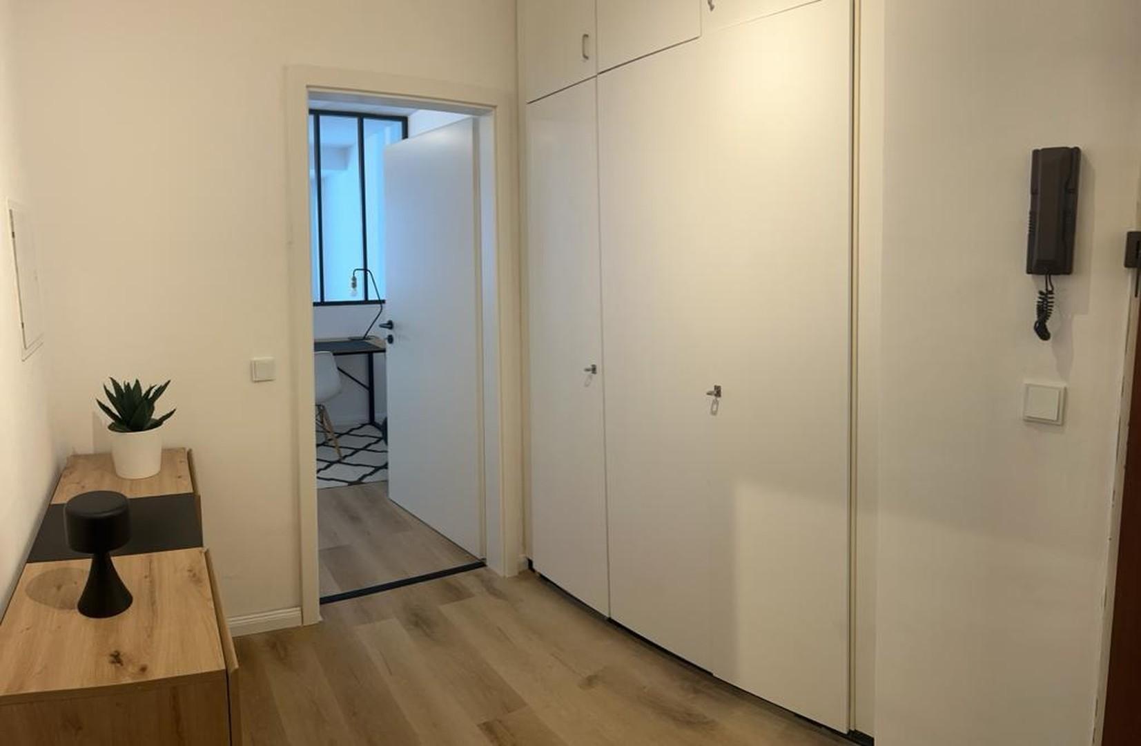 Flur mit Einbauschrank