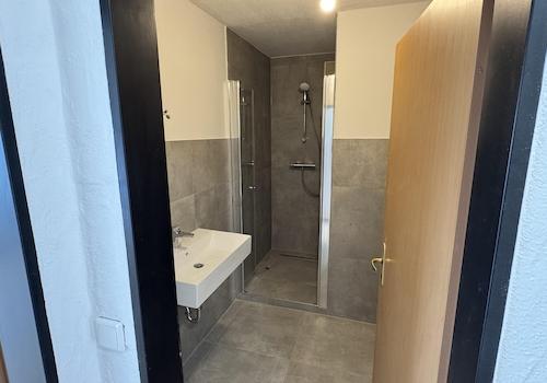 Dusche im Bad