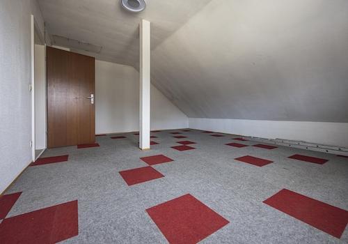 Großes Zimmer Dachgeschoß