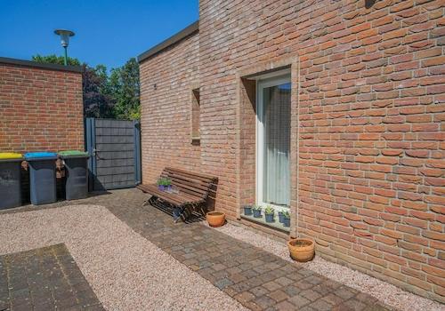 Ausgang von der Einliegerwohnung zum Garten 