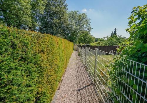 sep. Weg zum 2 Garten 