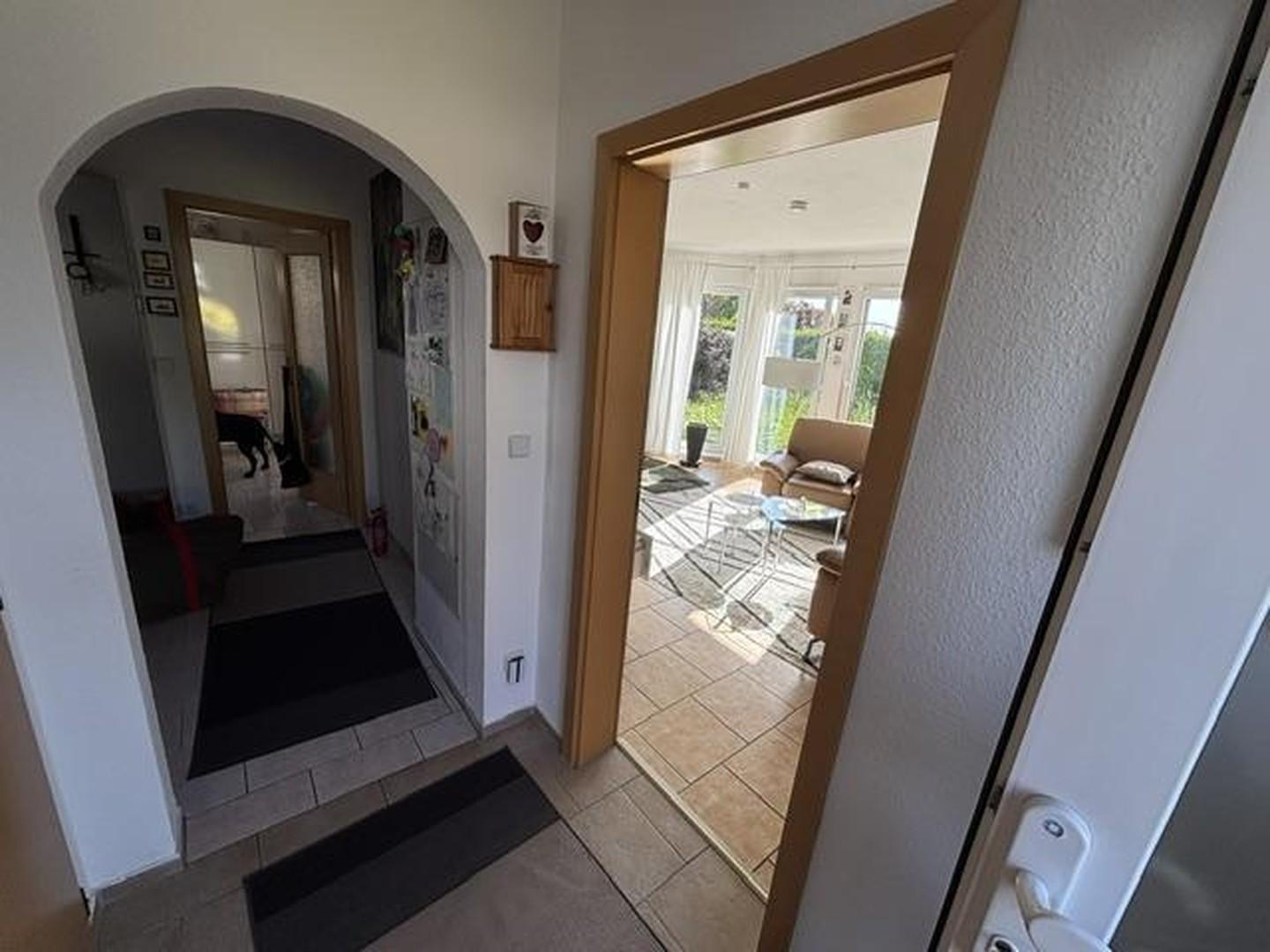 Eingangsflur zu Wohnzimmer