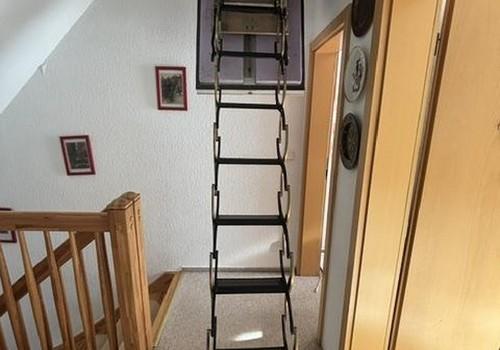 Aufgang Spitzboden
