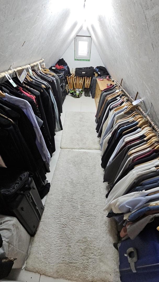 Begehbarer Kleiderschrank