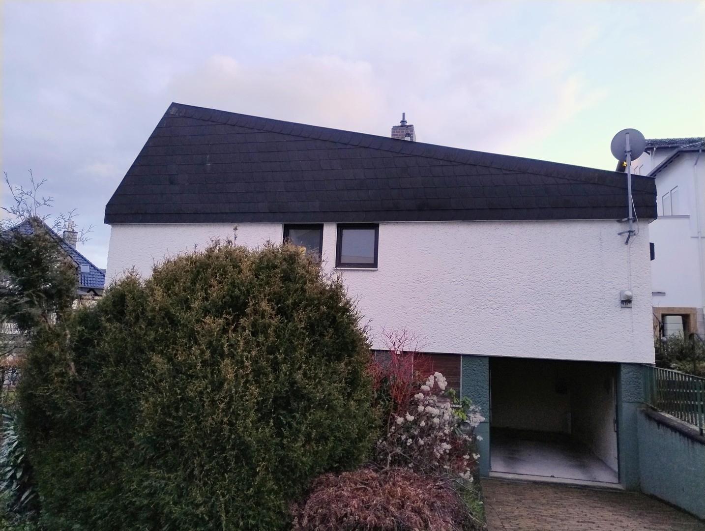 Außeansicht + Garage