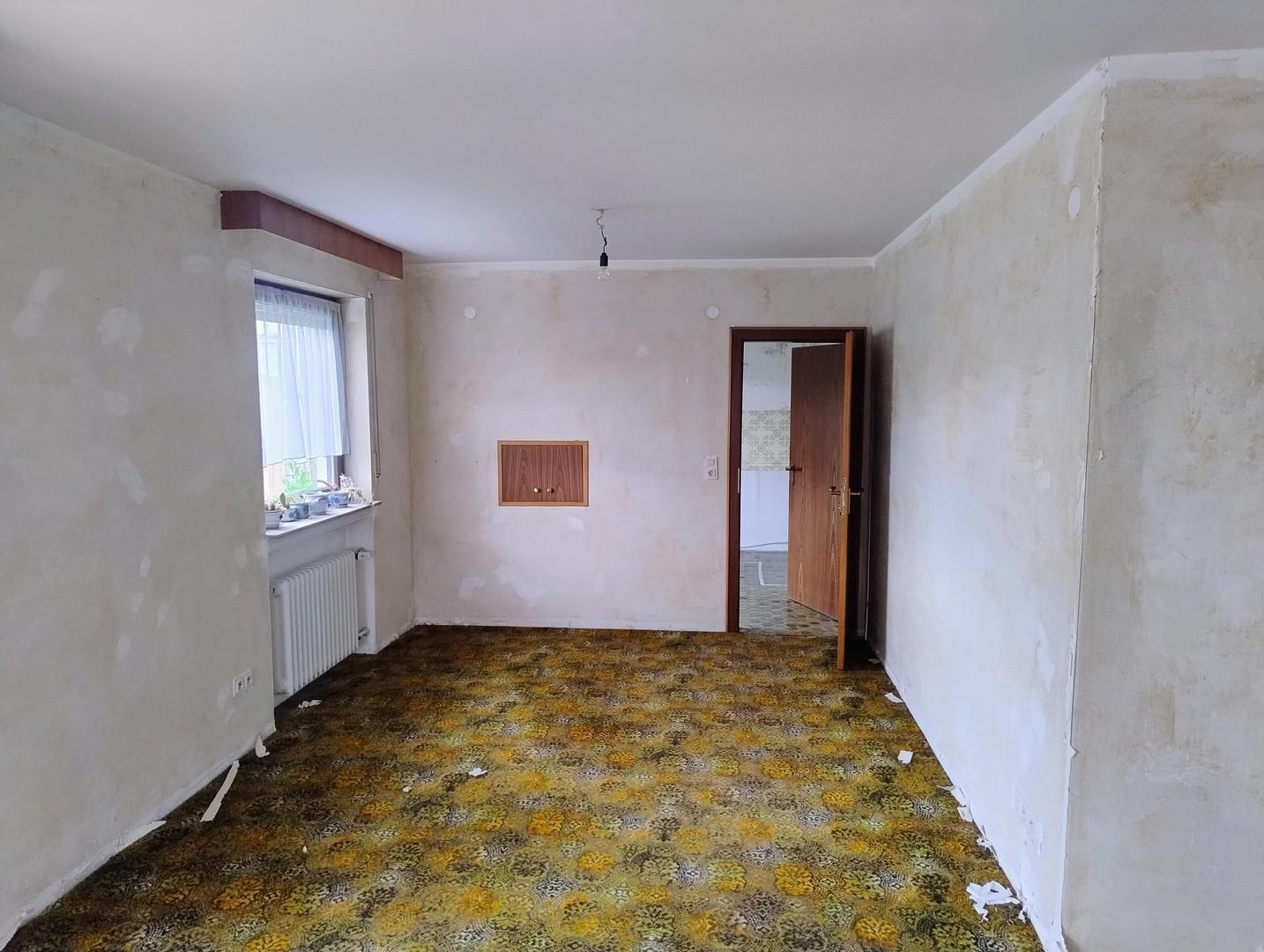 Wohn- Esszimmer - Tür Küche