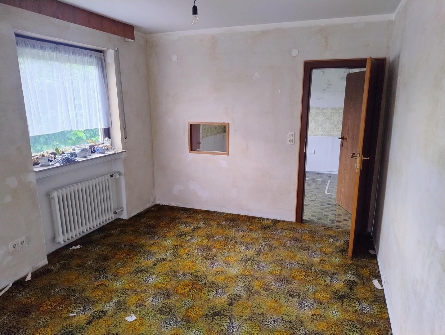 Wohn- Esszimmer - Tür Küche