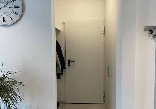 Durchgang zur Garage