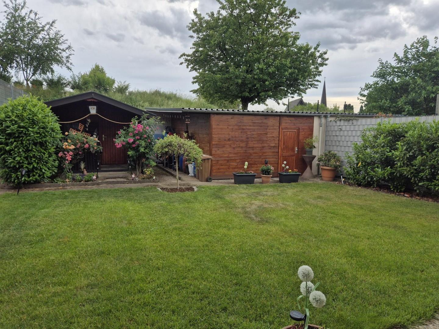 EG: Terrasse / Garten