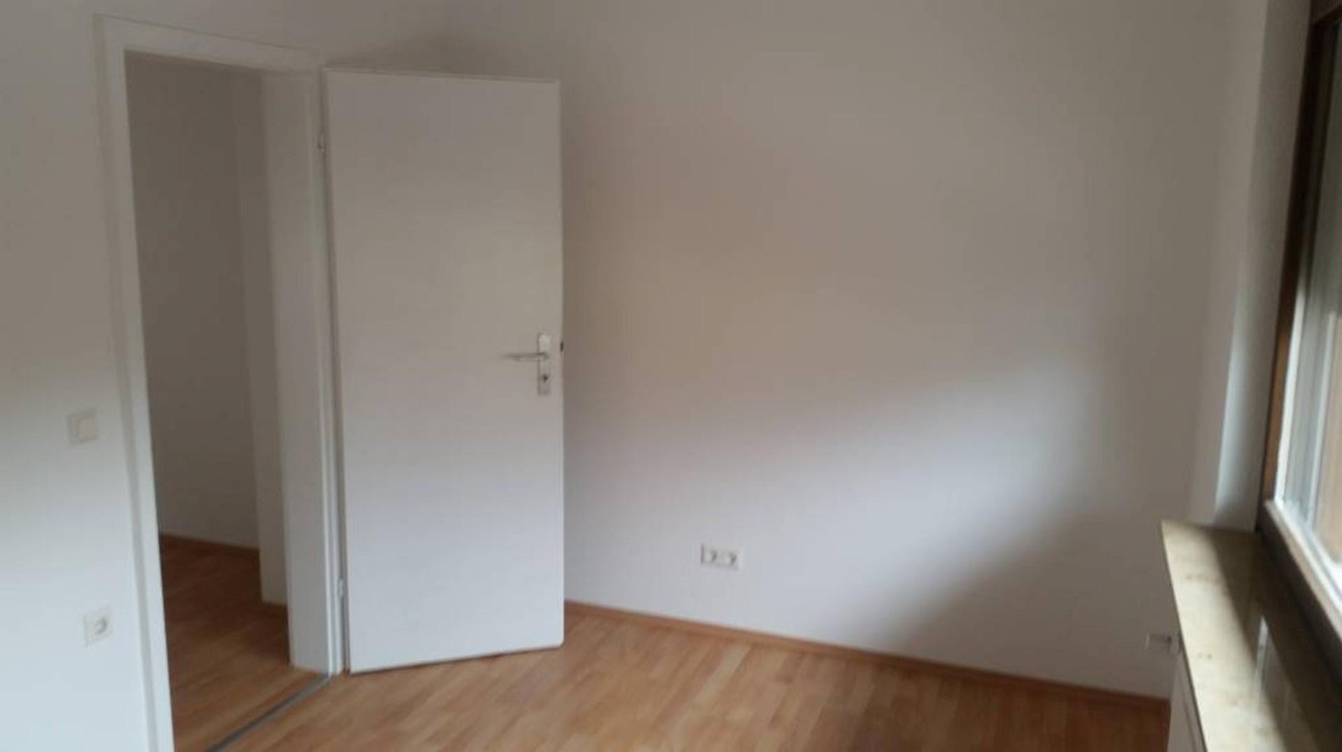 OG: Arbeits-/Kinderzimmer
