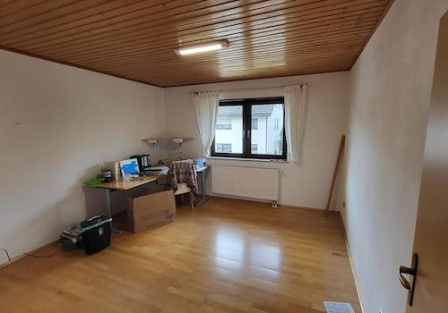 1.OG Zimmer 1 (Kind/Büro)