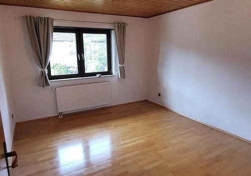 1.OG Zimmer 2 (Kind/Büro)