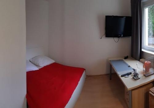 Schlafzimmer 1