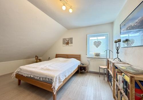 Schlafzimmer DG