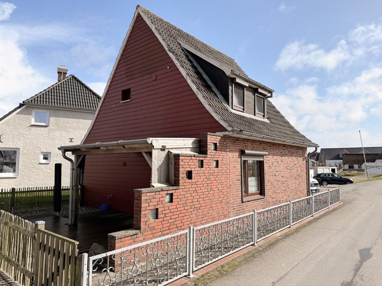 Seitenansicht mit Terrasse