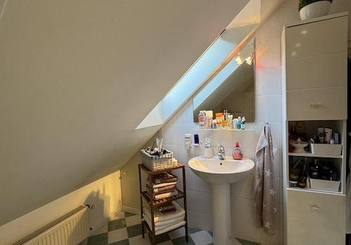 2. Badezimmer im Spitzboden