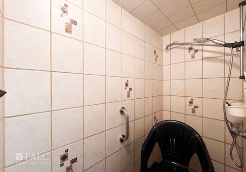 Dusche im Keller