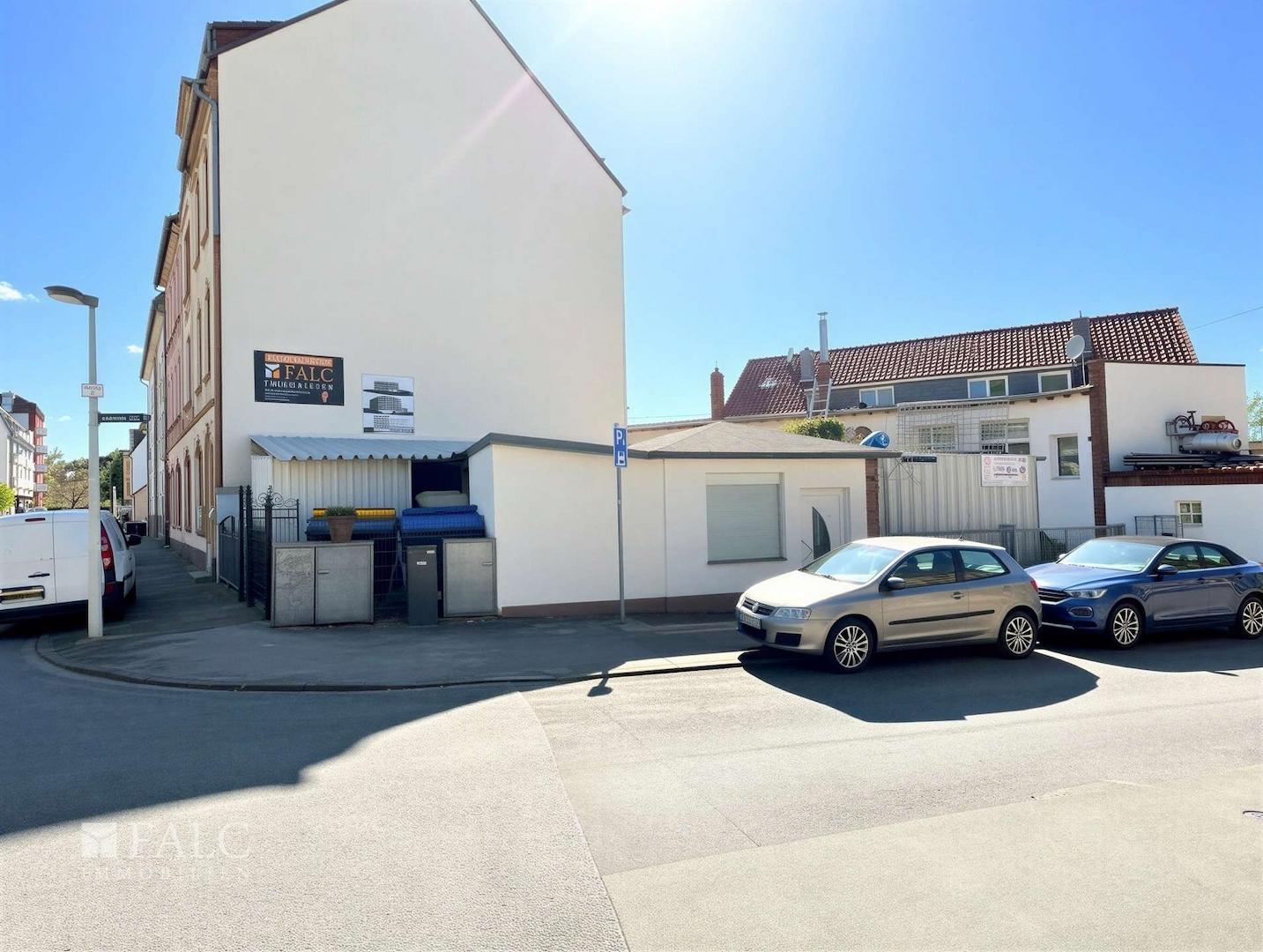 Straßenansicht Grundstück - (KI generiert)