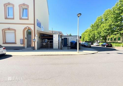 Straßenansicht Grundstück - (KI generiert)