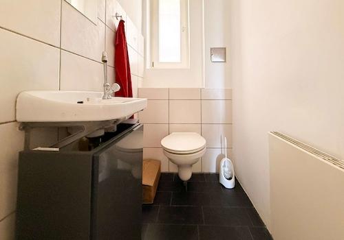 Gäste-WC EG
