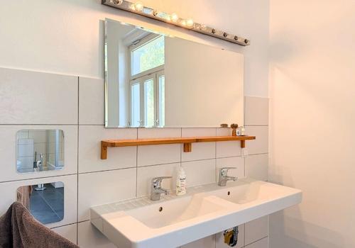 Badezimmer 1.OG