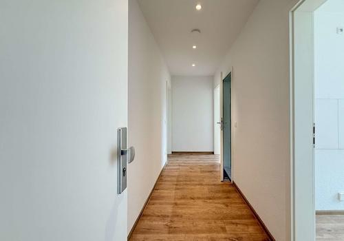 Flur mit Downlights