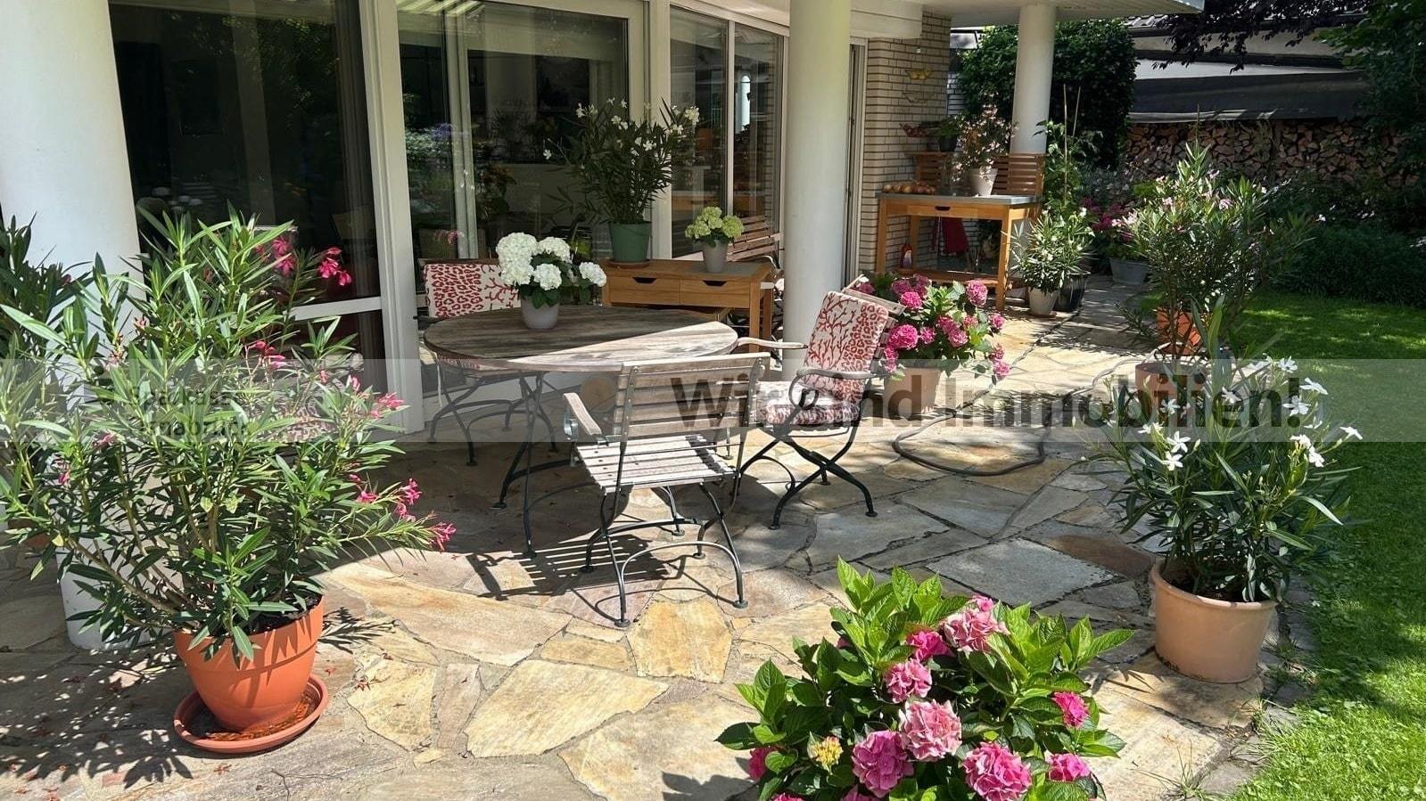 Terrasse im Sommer