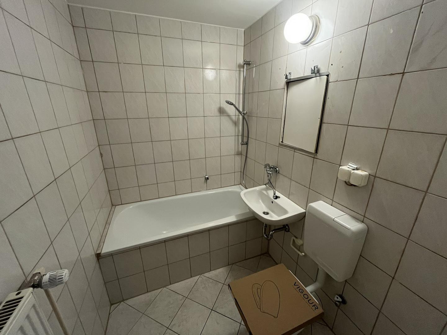 Badezimmer mit Wanne