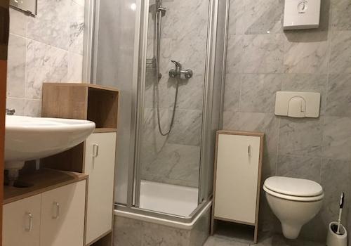 Badzimmer mit Badmöbel