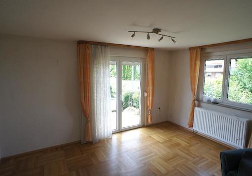 Wohnzimmer EG mit Ausgang zur Terrasse