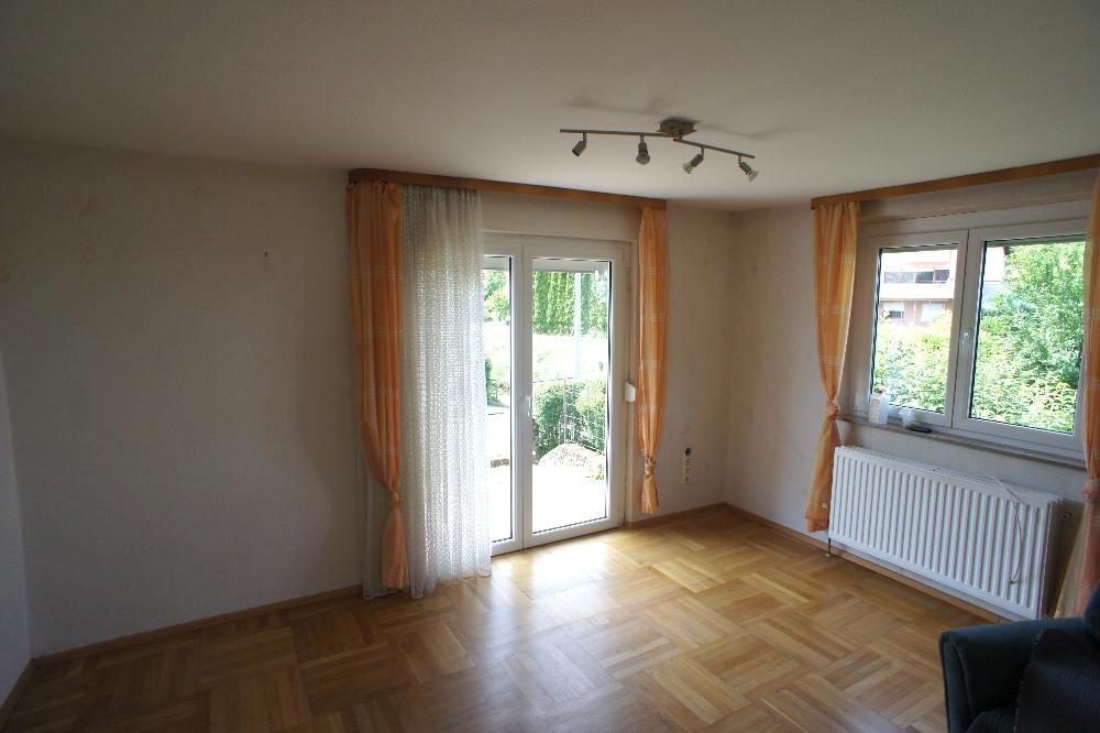 Wohnzimmer EG mit Ausgang zur Terrasse