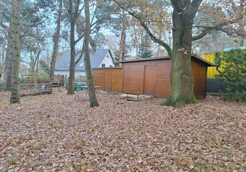 Grundstück mit Nebengelass