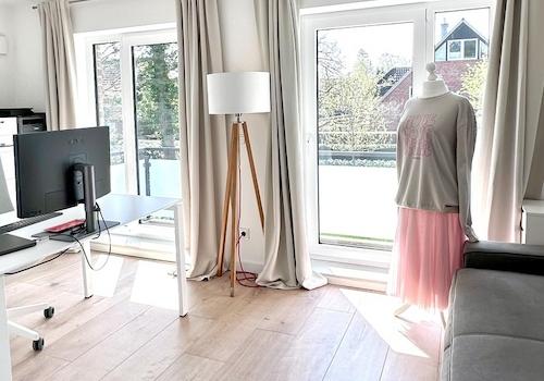 Zimmer mit Balkon