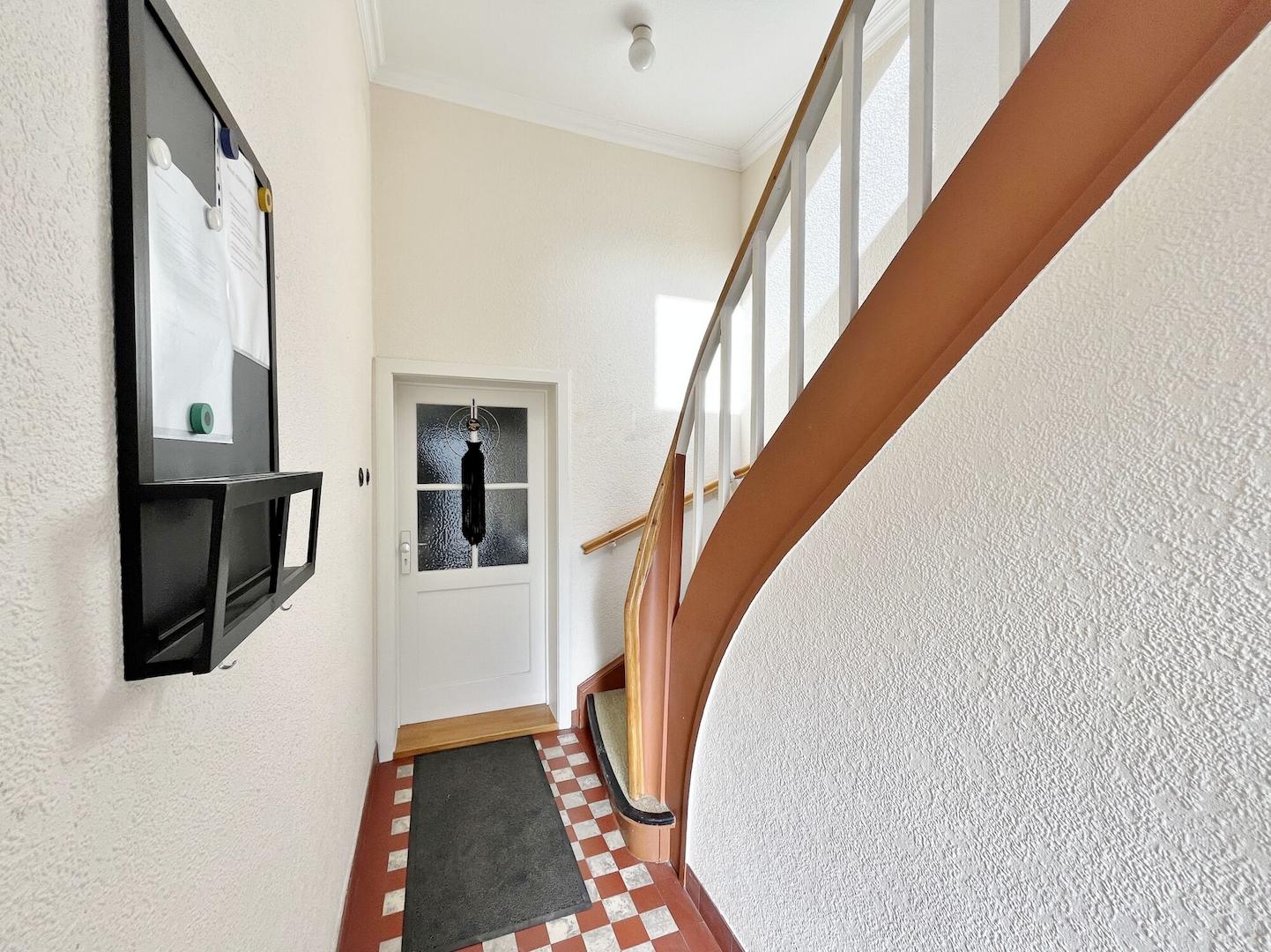 EG – gepflegtes Treppenhaus