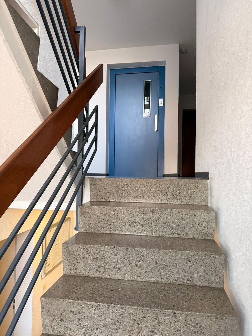 Treppenhaus zum Aufzug
