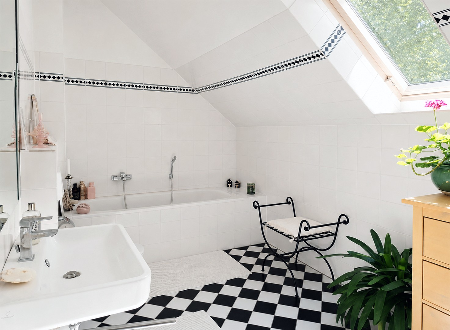 Bad mit Badewanne