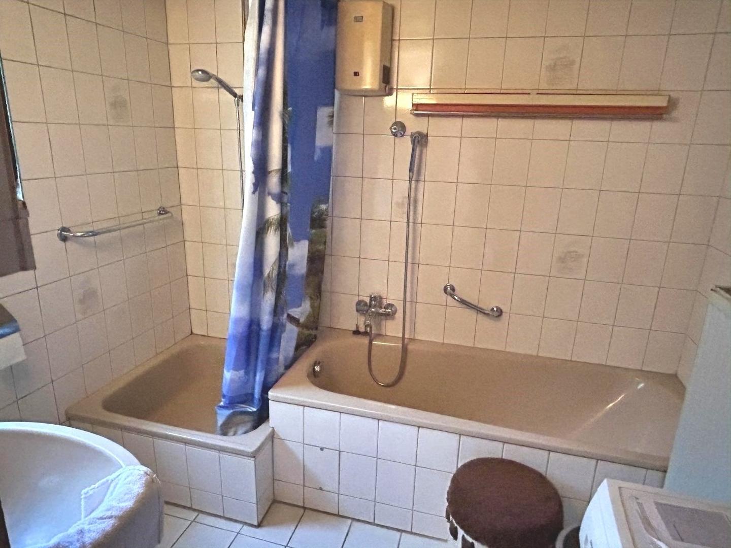 Bad im EG hinten