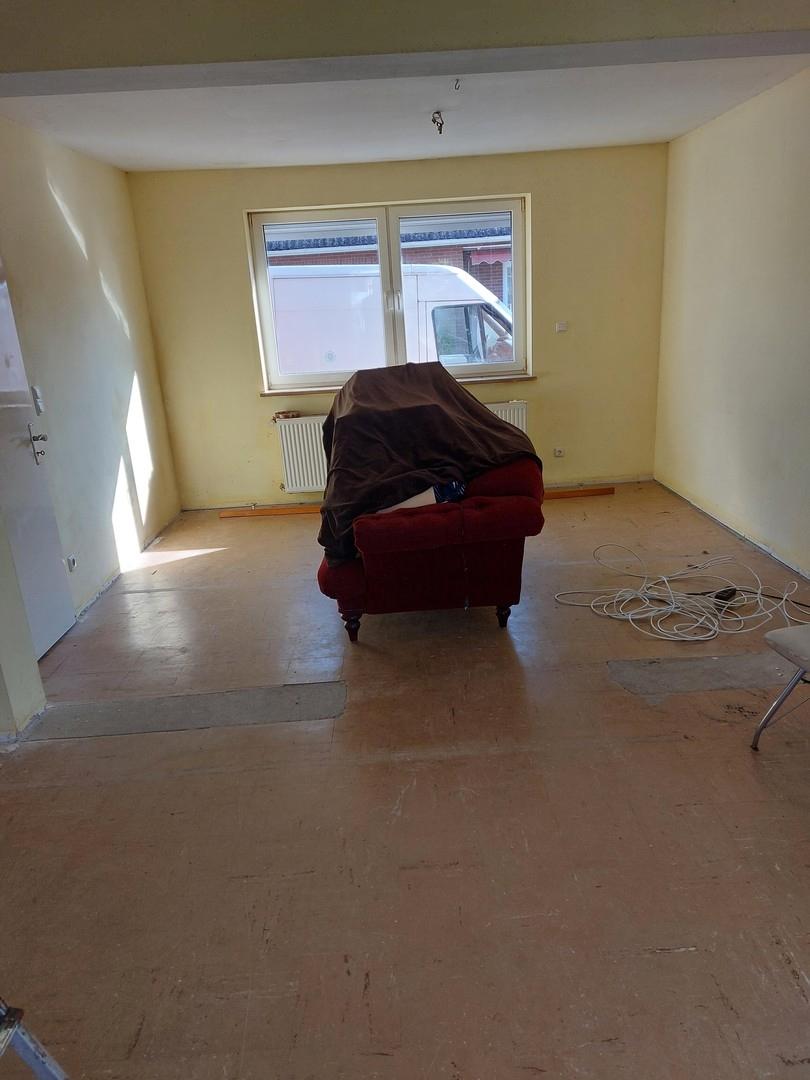 Wohnzimmer, Blick z. Zufahrt